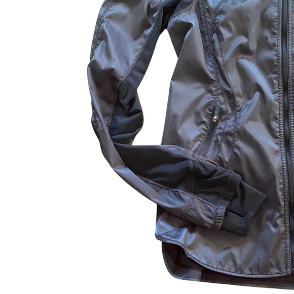 LIKE NEW! Lululemon Lightweight Jacket - Picture 2 of 5